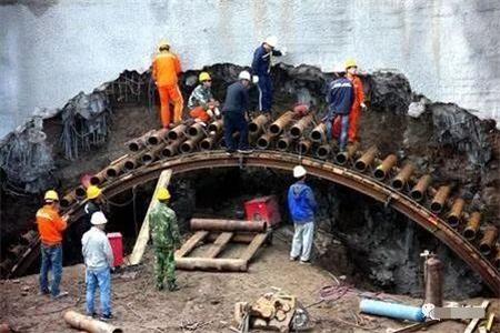 高密隧道钢花管支护案例